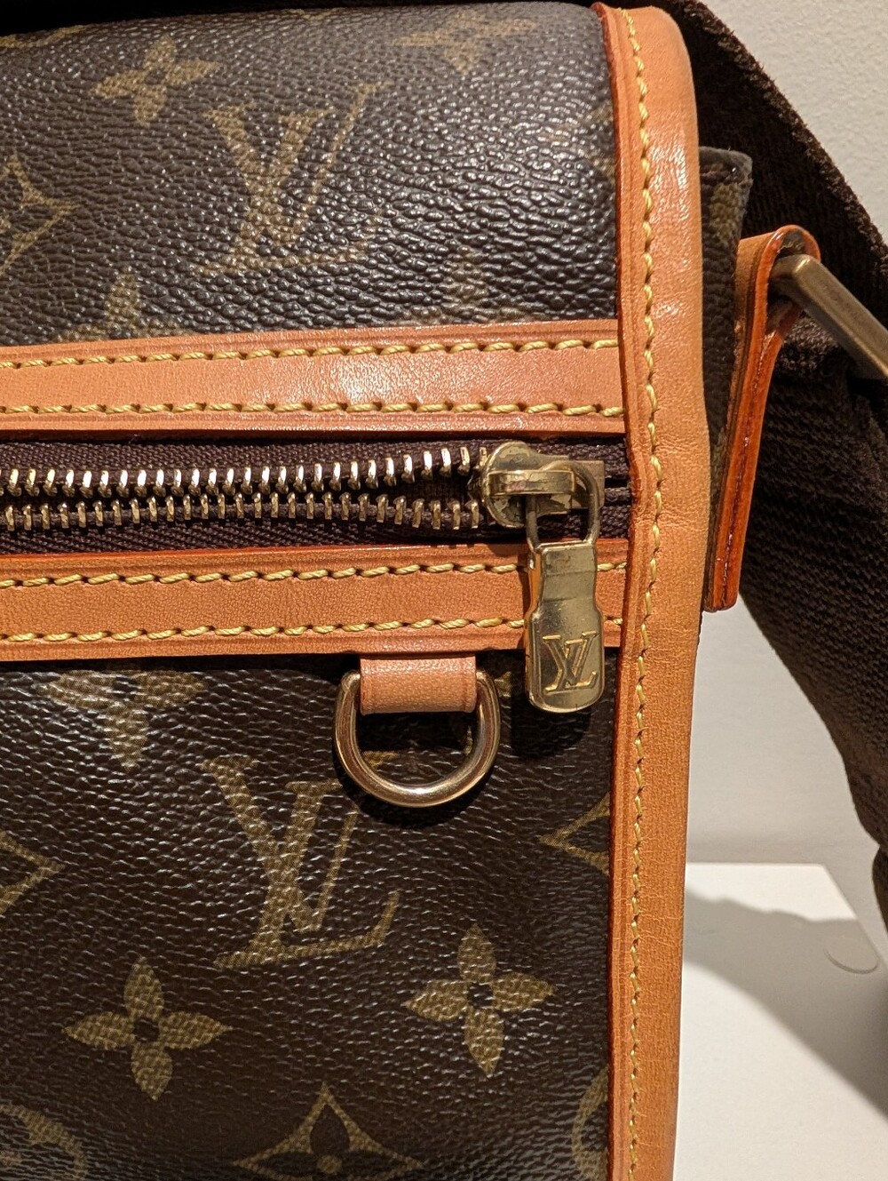 Louis Vuitton Monogram Bosphore Messenger PM – Excellent Condition COA Included - Picture 3 of 16